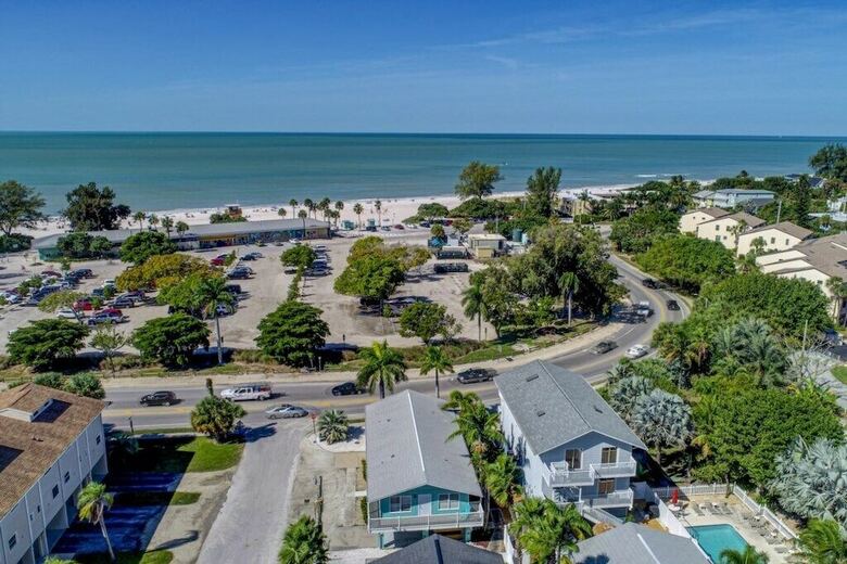 Anna Maria Island Beach Castaway 1