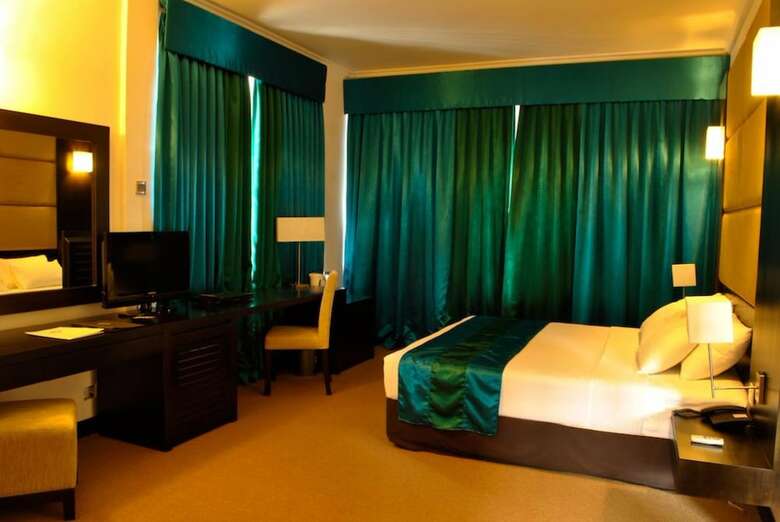 Peacock Beach Hotel