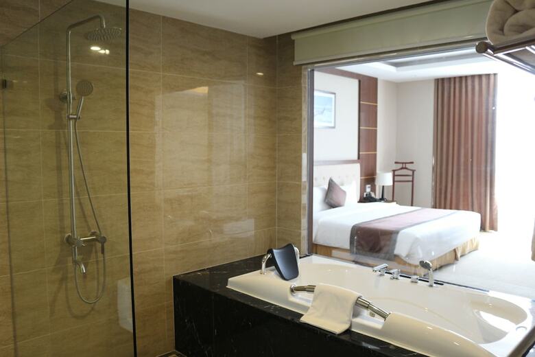 M?ong Thanh Grand Hoang Mai Hotel