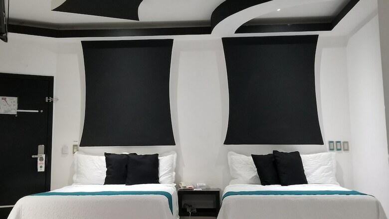 Hotel Dluxe & Suites