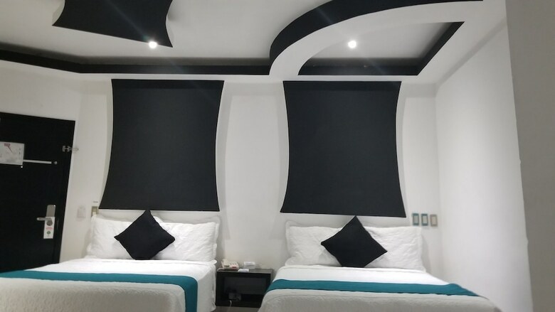 Hotel Dluxe & Suites
