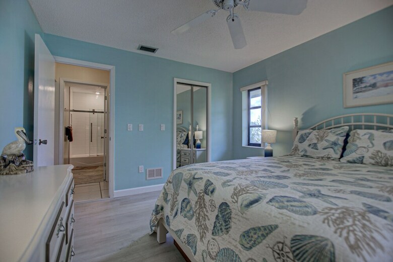 Beach Palms 6b By Anna Maria