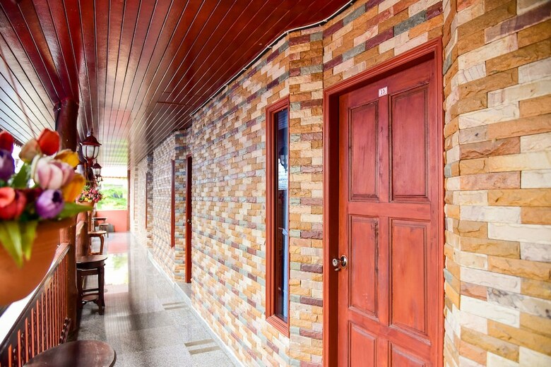 Hotel Ban Pak Montri Measot