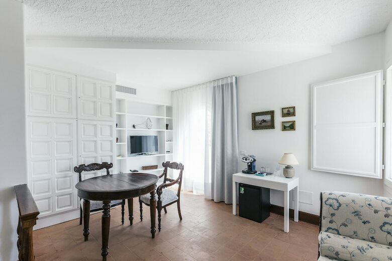Villa Vignola Hotel & Restaurant