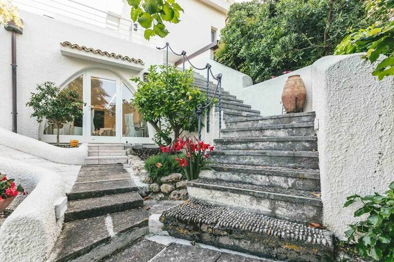 Villa Vignola Hotel & Restaurant