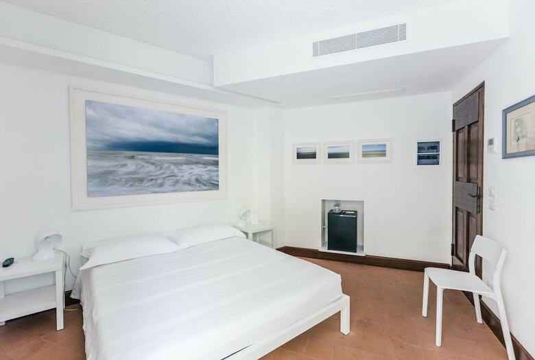 Villa Vignola Hotel & Restaurant