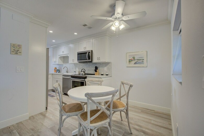 Beach Palms Unit 2b By Anna Maria