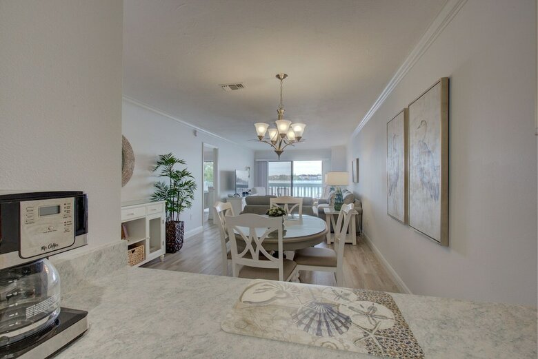 Beach Palms Unit 2b By Anna Maria