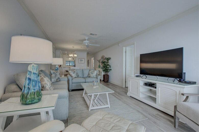 Beach Palms Unit 2b By Anna Maria