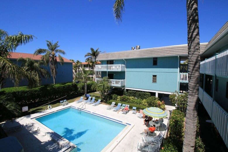 Beach Palms Unit 2b By Anna Maria