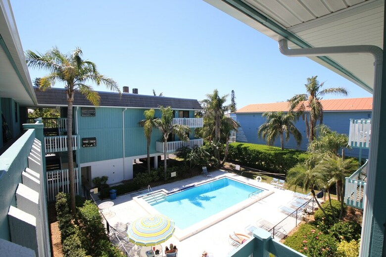 Beach Palms Unit 2b By Anna Maria