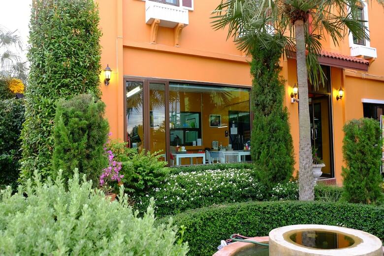 I-home Residence And Hotel