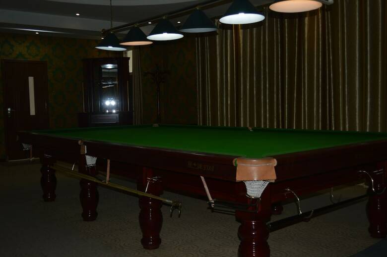 Land Hotel