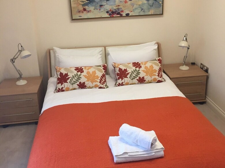 Reading Town Center River View Serviced Apartments