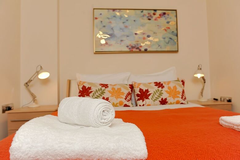 Reading Town Center River View Serviced Apartments