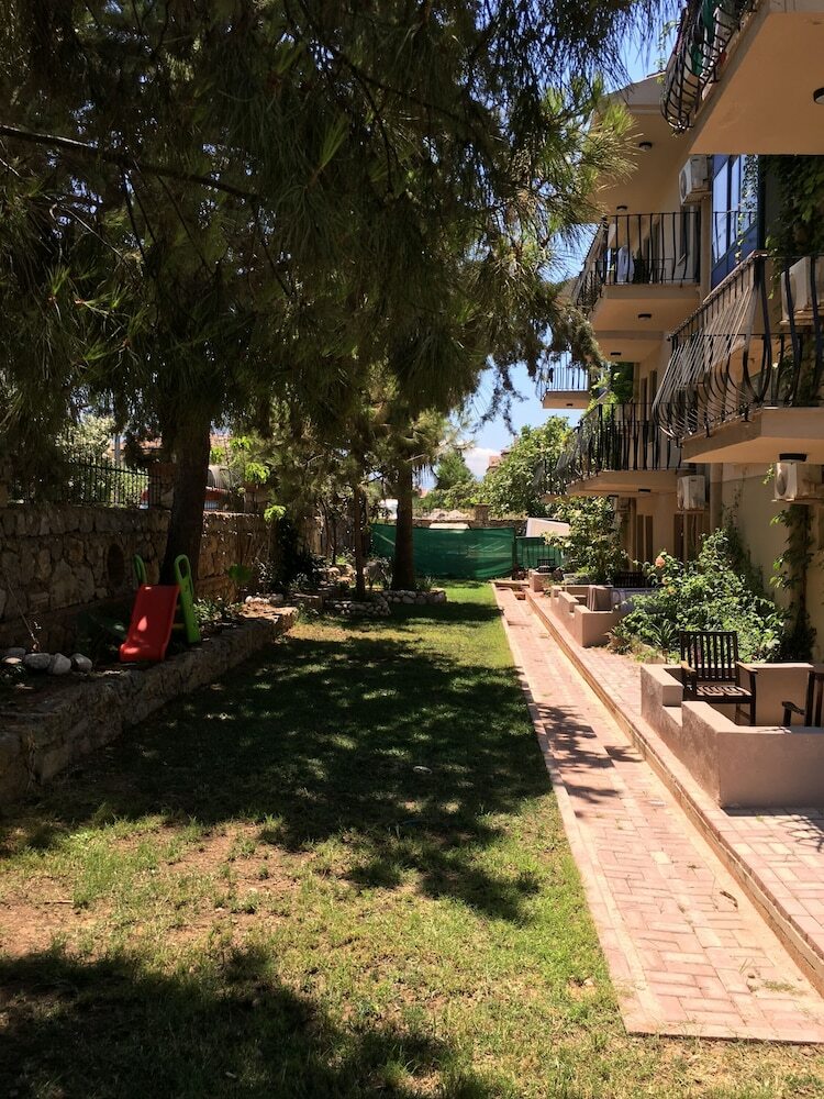Poppy Apart Hotel
