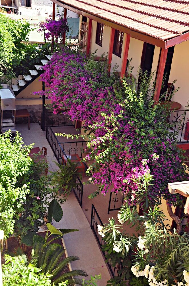 Sevil Hotel