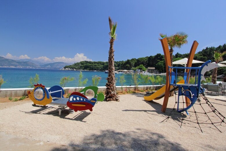 Aparthotel Kalamota Beach House