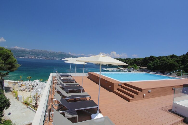 Aparthotel Kalamota Beach House