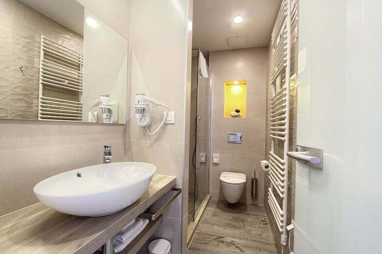 Aparthotel Kalamota Beach House