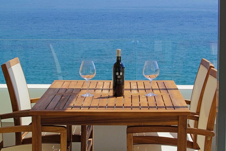 Aparthotel Kalamota Beach House