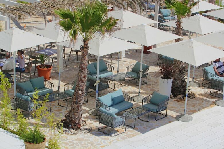 Aparthotel Kalamota Beach House