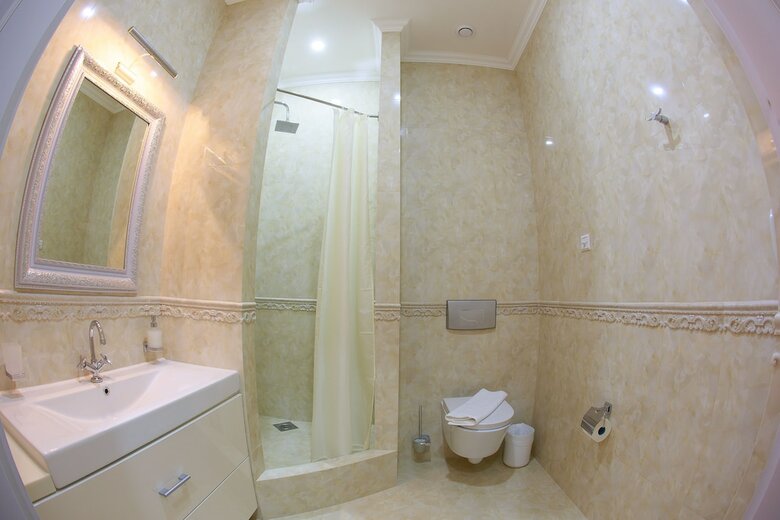 Hotel Lybid Plaza