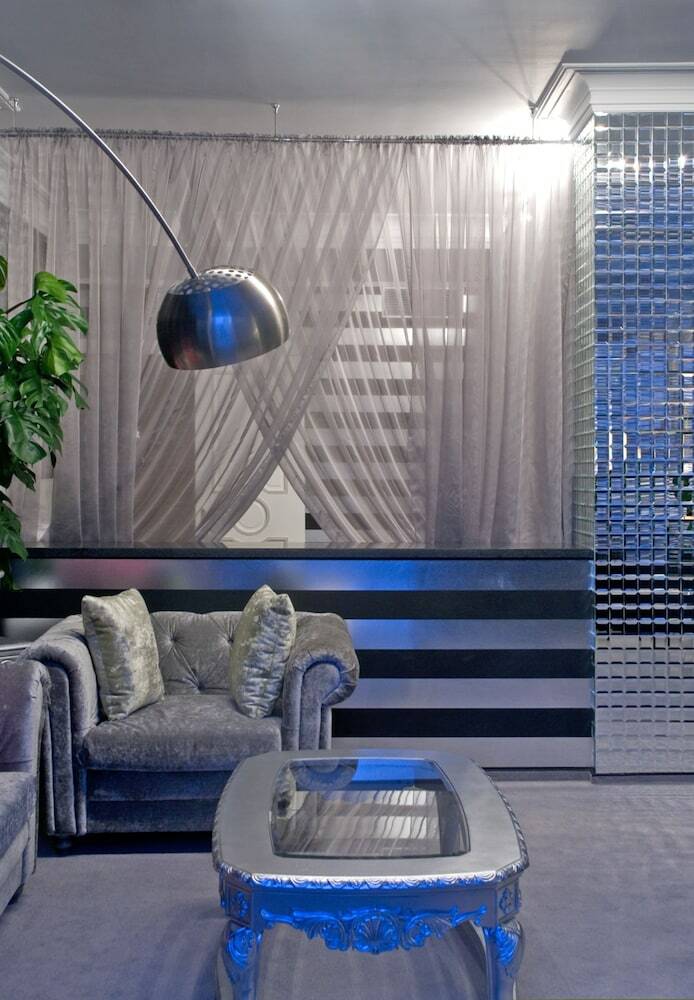 Hotel Lybid Plaza
