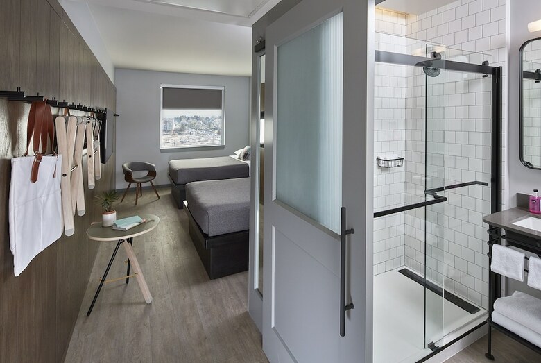 Hotel Moxy By Marriott Denver Cherry Creek