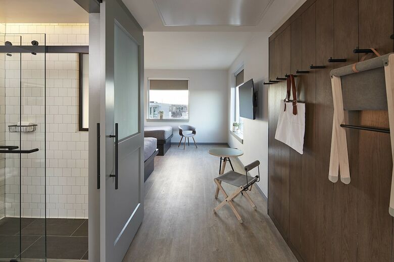 Hotel Moxy By Marriott Denver Cherry Creek