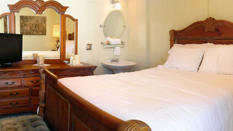 The Deland Hotel