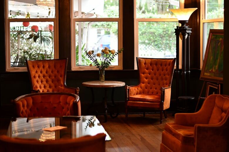The Deland Hotel