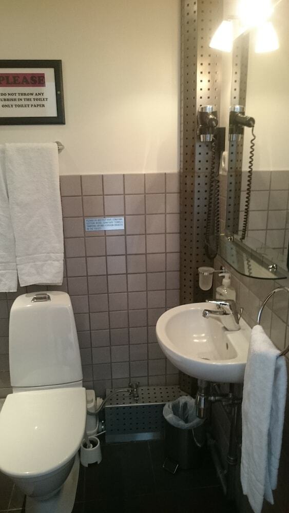 4th Floor Hotel