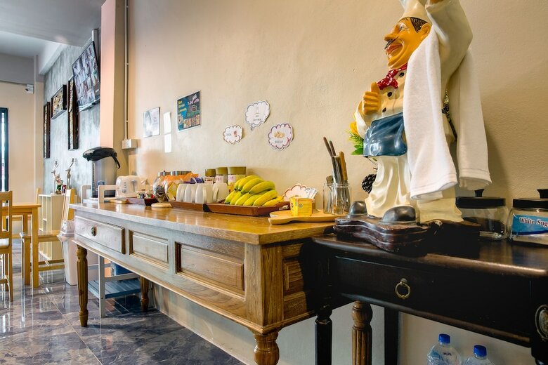 Hostal The Guest Hotel - Hostel