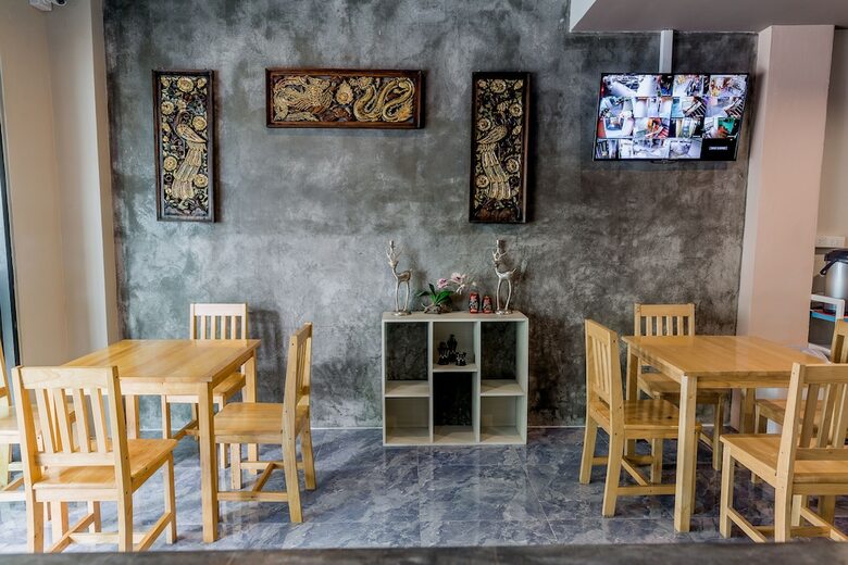 Hostal The Guest Hotel - Hostel