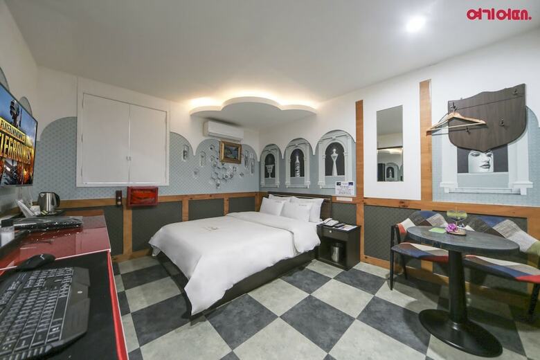 Hotel Sky Motel