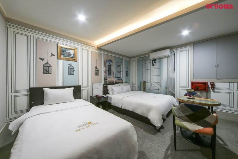 Hotel Sky Motel