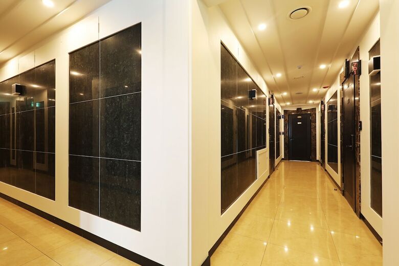 Sm Boutique Hotel