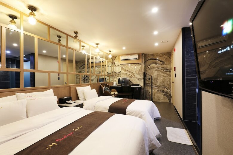 Sm Boutique Hotel