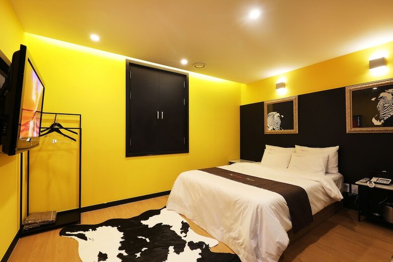 Sm Boutique Hotel