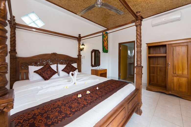 Bed & Breakfast Sayong House