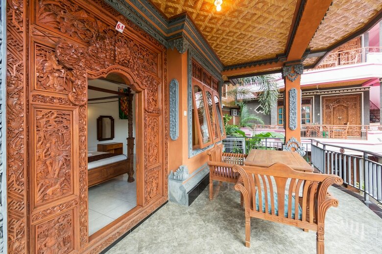 Bed & Breakfast Sayong House