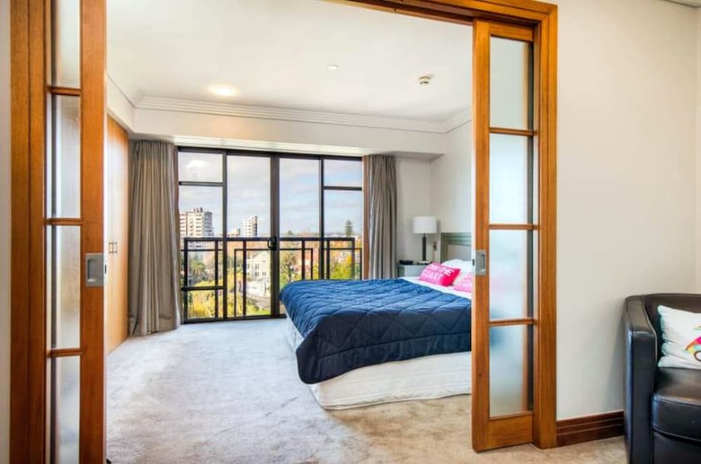 Elegant Apartment With City View