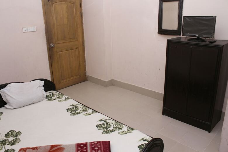 Hotel Beach Holiday Guest House