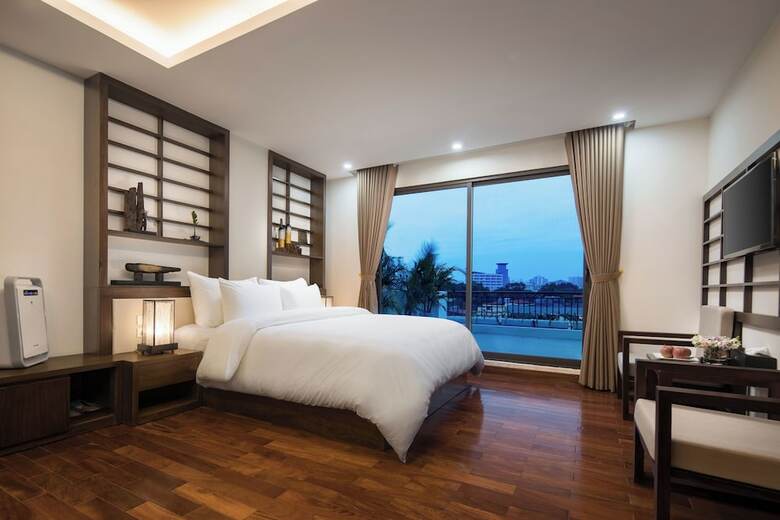Brandi Fuji Hotel