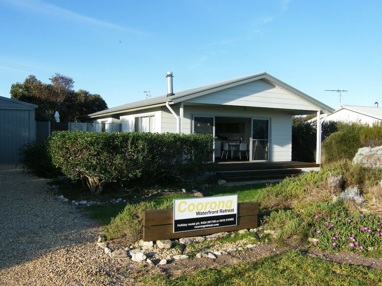 Coorong Waterfront Retreat