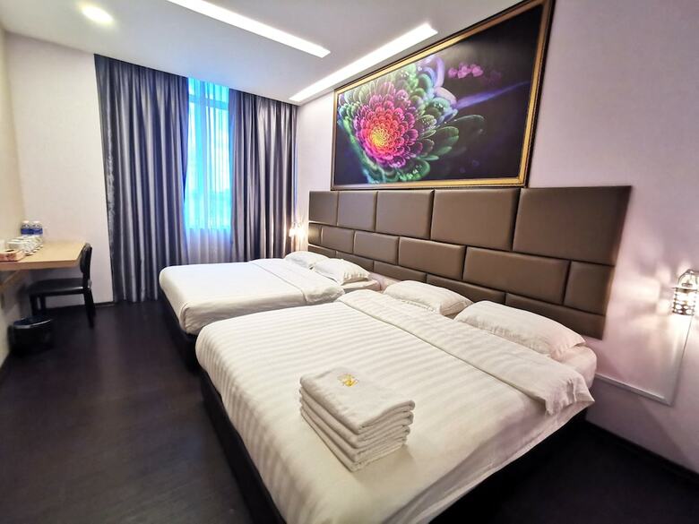 Oyo 89423 Zenz Hotel