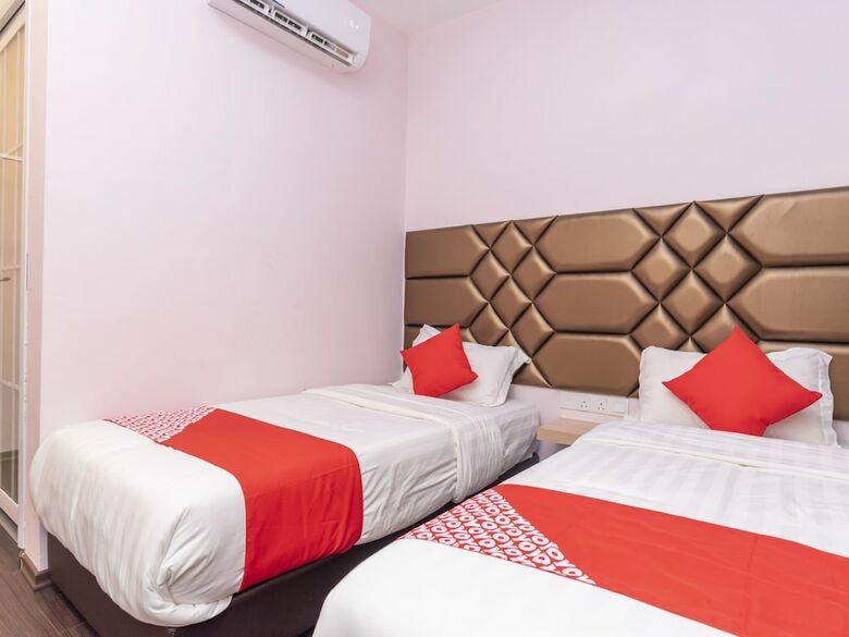 Oyo 89423 Zenz Hotel