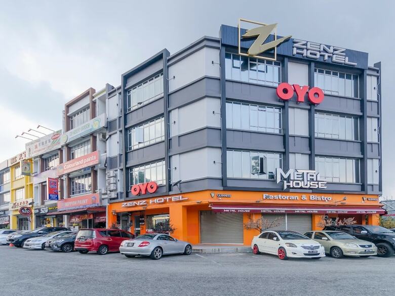 Oyo 89423 Zenz Hotel
