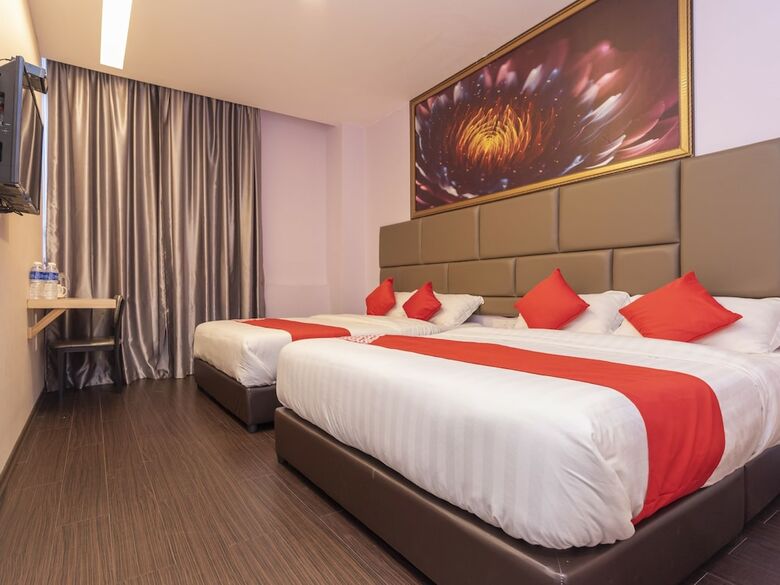 Oyo 89423 Zenz Hotel